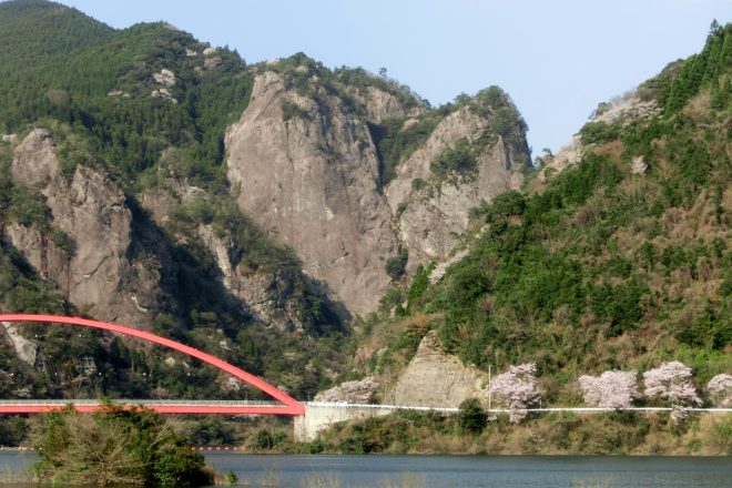 Hyugami Dam (Heart Rock)