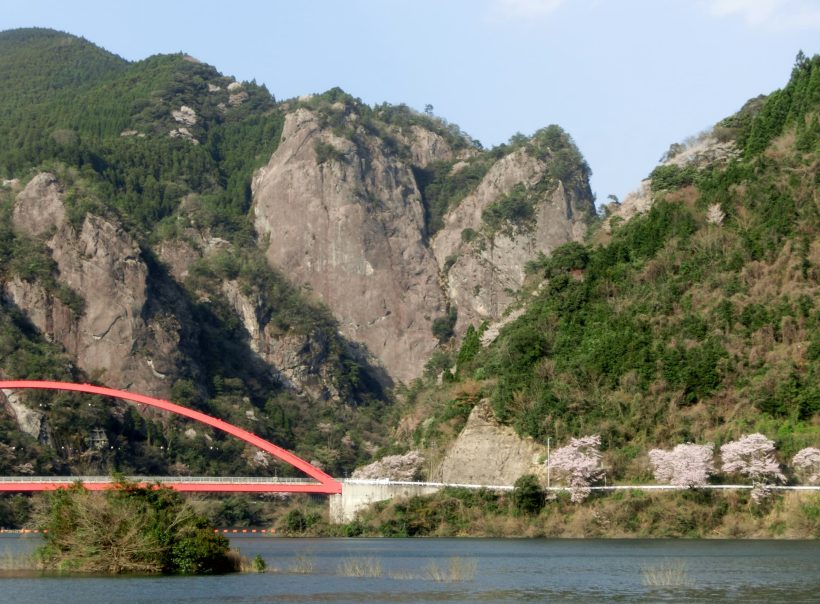 Hyugami Dam (Heart Rock)