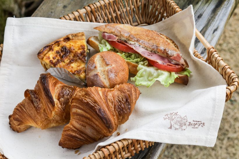 Mikazuki Boulangerie, Popular Local Bakery