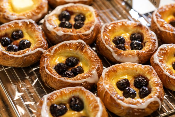Mikazuki Boulangerie, Popular Local Bakery